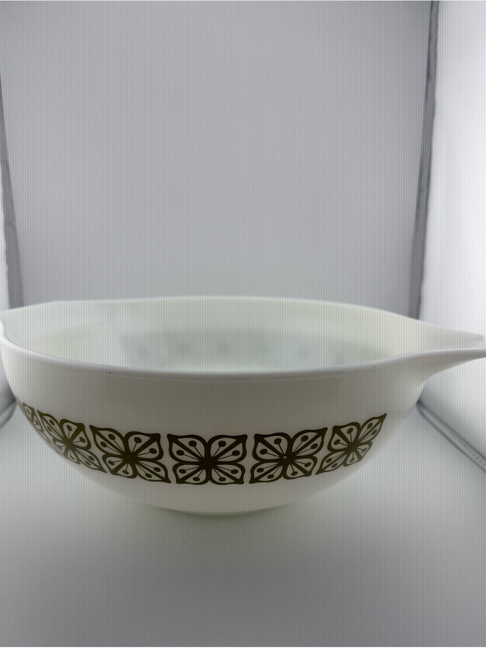 Vintage Pyrex 444 Cinderella Bowl Verde Square Flowers